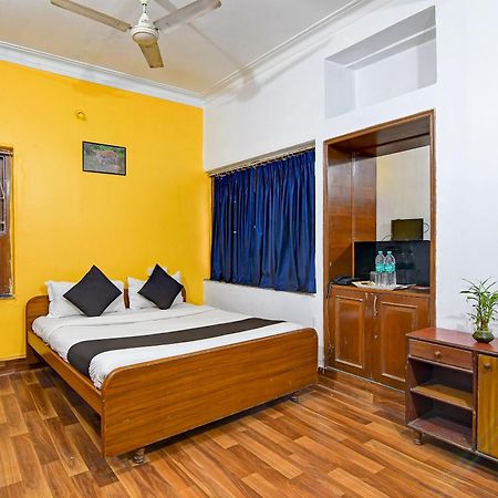 Brill Rooms Near City Centre Metro Station Kolkata Exterior photo