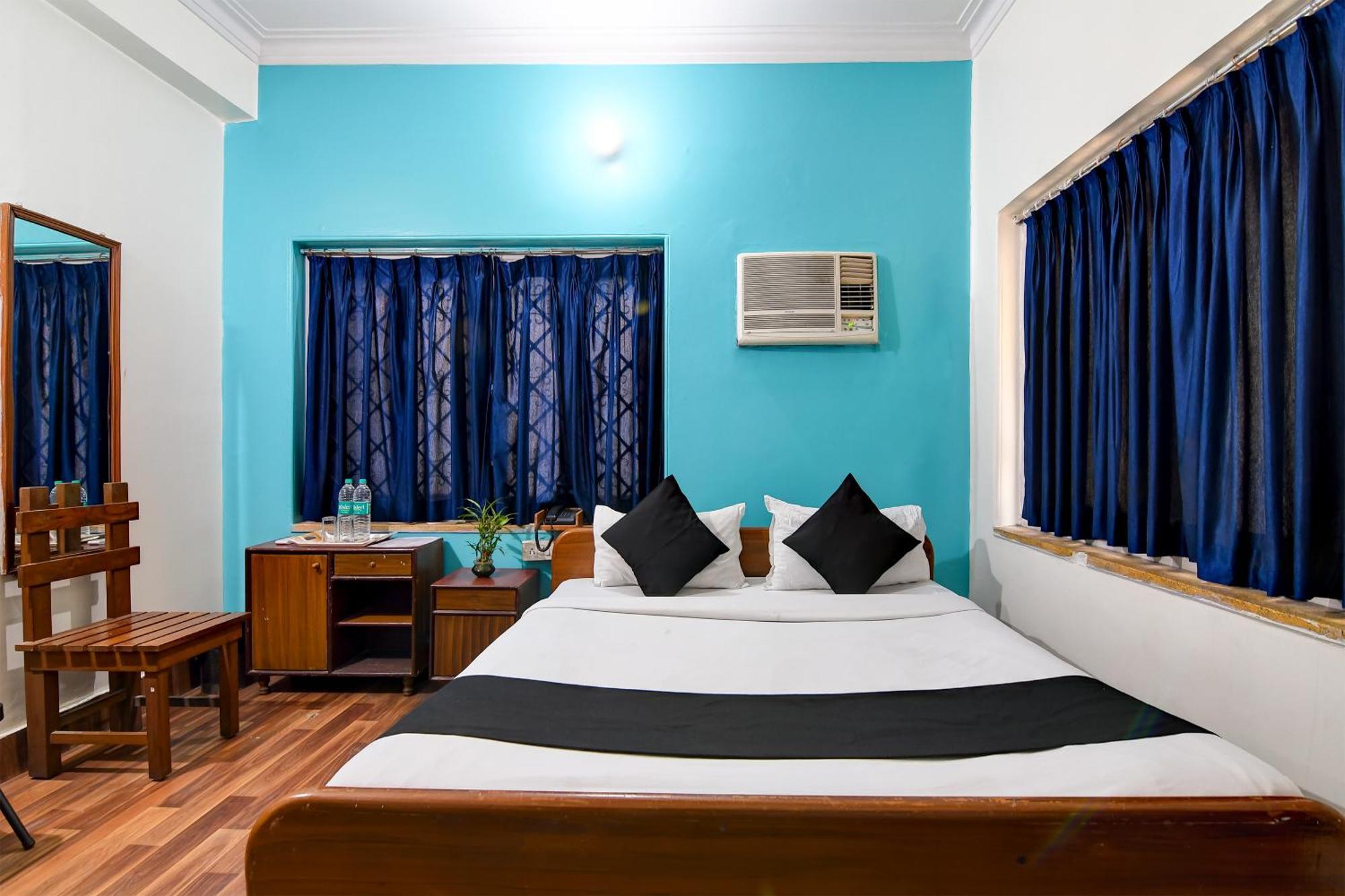 Brill Rooms Near City Centre Metro Station Kolkata Exterior photo